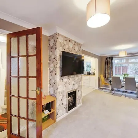 Beautiful Home Close To Town Free Netflix, Wifi Solihull Exterior foto