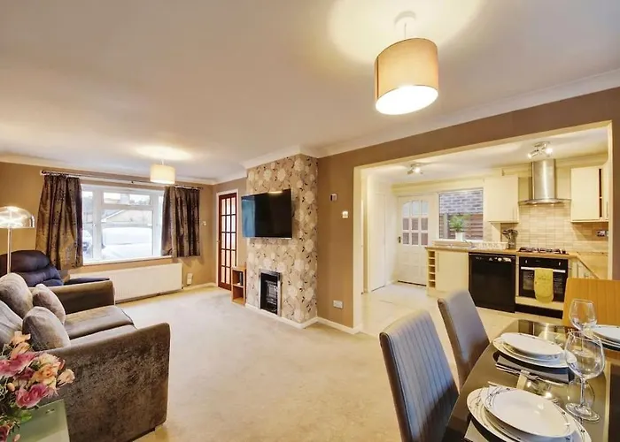 Beautiful Home Close To Town Free Netflix, Wifi