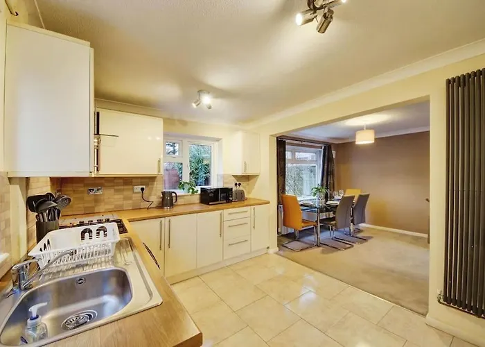 Beautiful Home Close To Town Free Netflix, Wifi