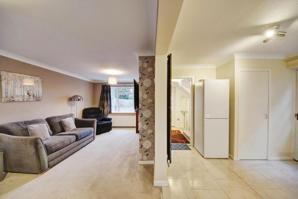 Beautiful Close To Town Free Netflix, Wifi *