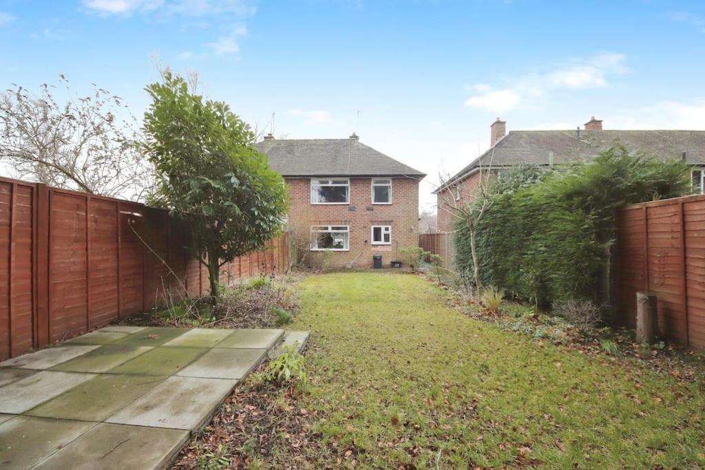 Beautiful Close To Town Free Netflix, Wifi Holiday home