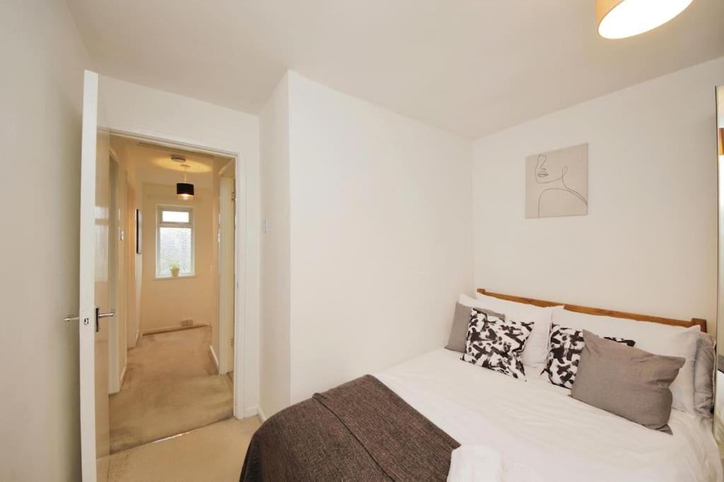 Beautiful Close To Town Free Netflix, Wifi Holiday home Solihull