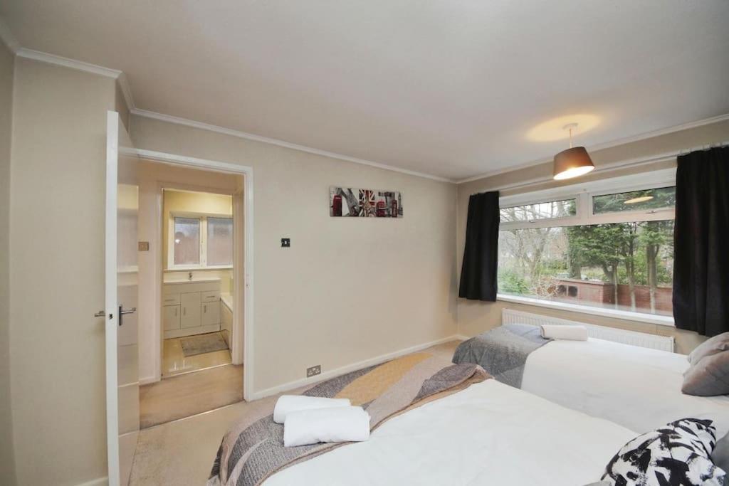 Beautiful Close To Town Free Netflix, Wifi Holiday home Solihull